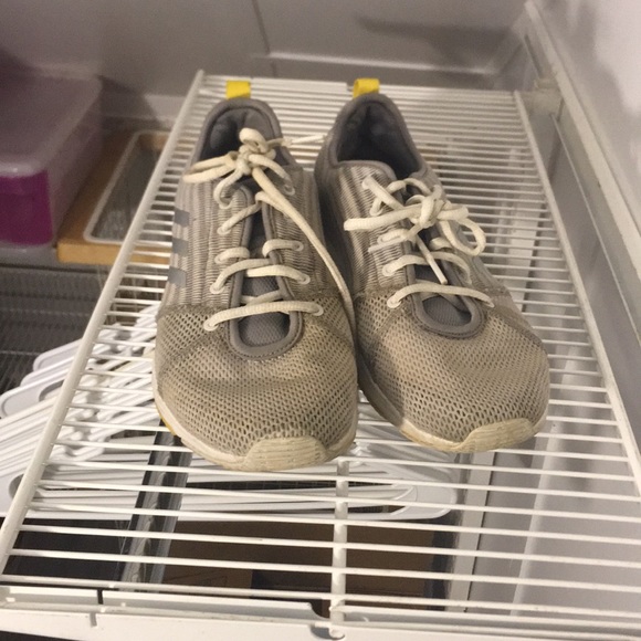 Adidas Lifestyle Shoe - Picture 2 of 4